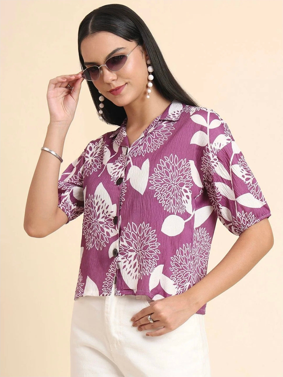 WOMEN'S PURPLE & WHITE FLORAL PRINT LIGHTWEIGHT BUTTON-DOWN SHIRT