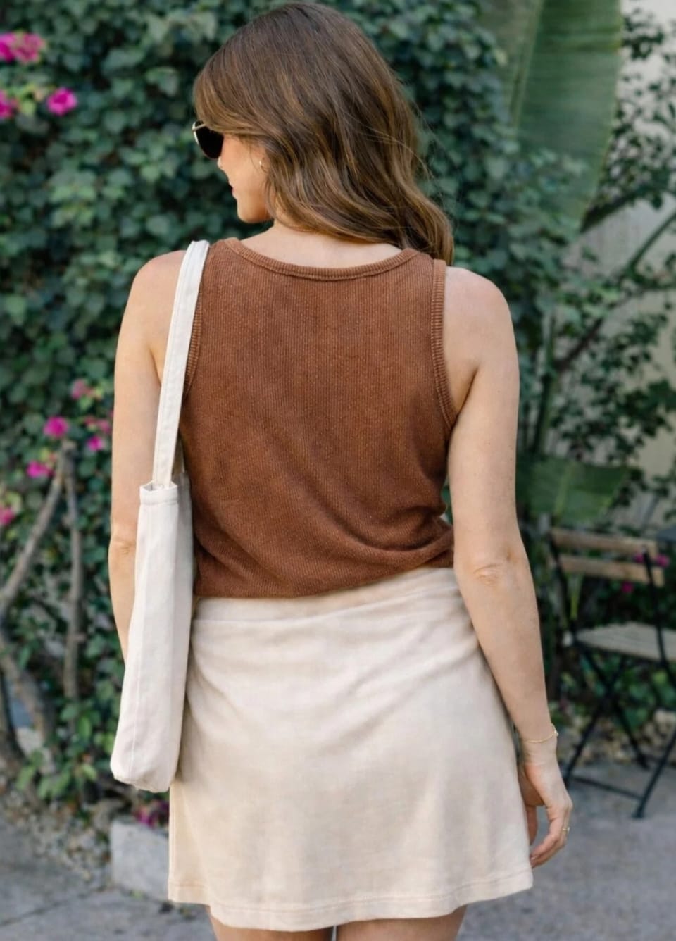 WOMEN'S BROWN RIBBED KNIT BUTTON-FRONT SLEEVELESS TANK TOP