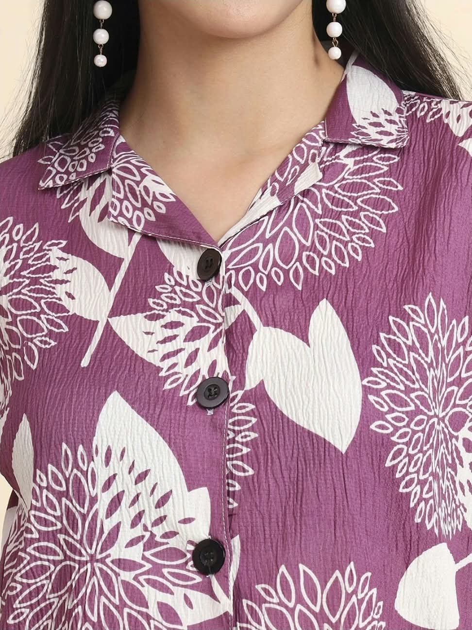 WOMEN'S PURPLE & WHITE FLORAL PRINT LIGHTWEIGHT BUTTON-DOWN SHIRT
