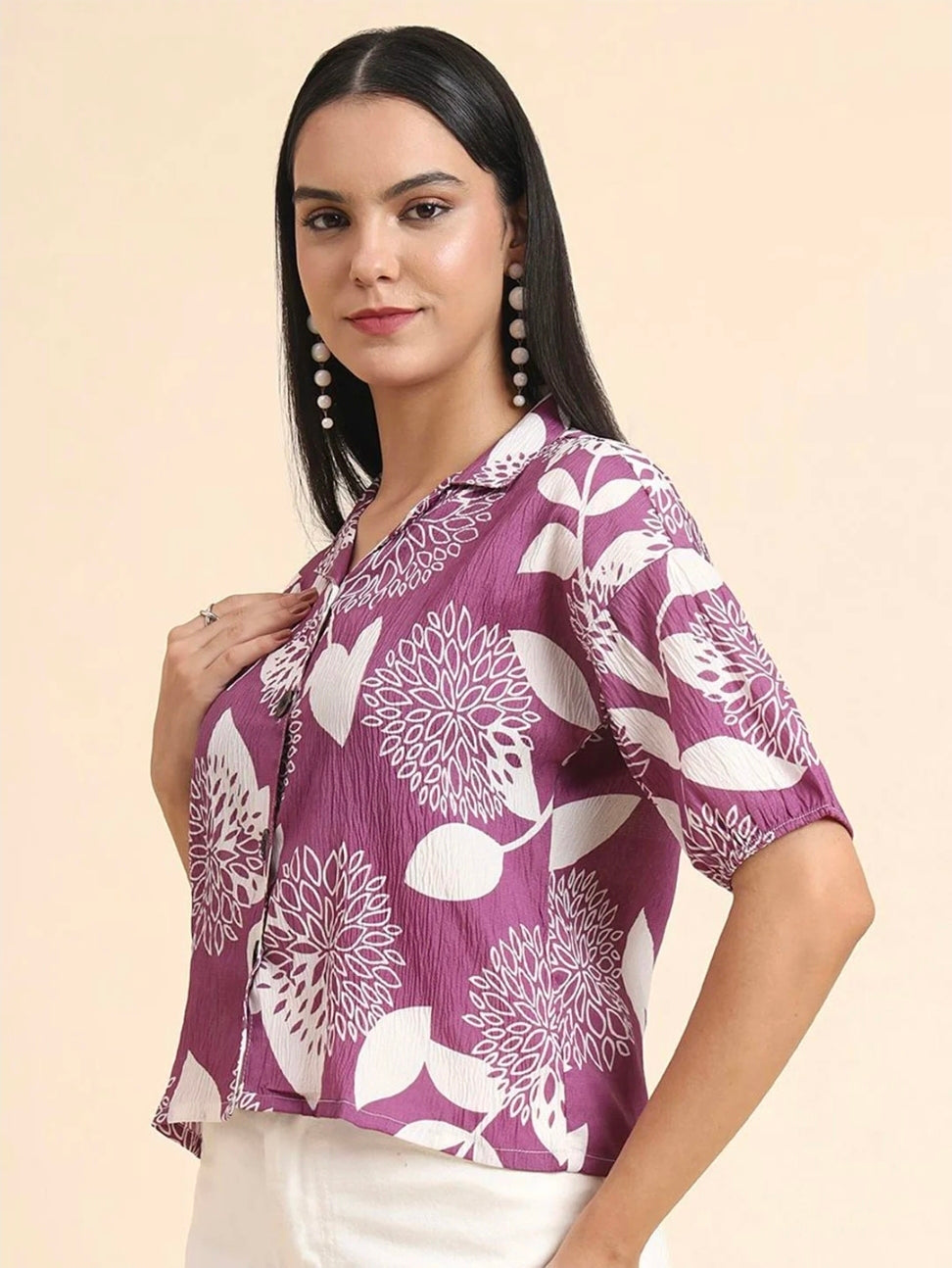 WOMEN'S PURPLE & WHITE FLORAL PRINT LIGHTWEIGHT BUTTON-DOWN SHIRT