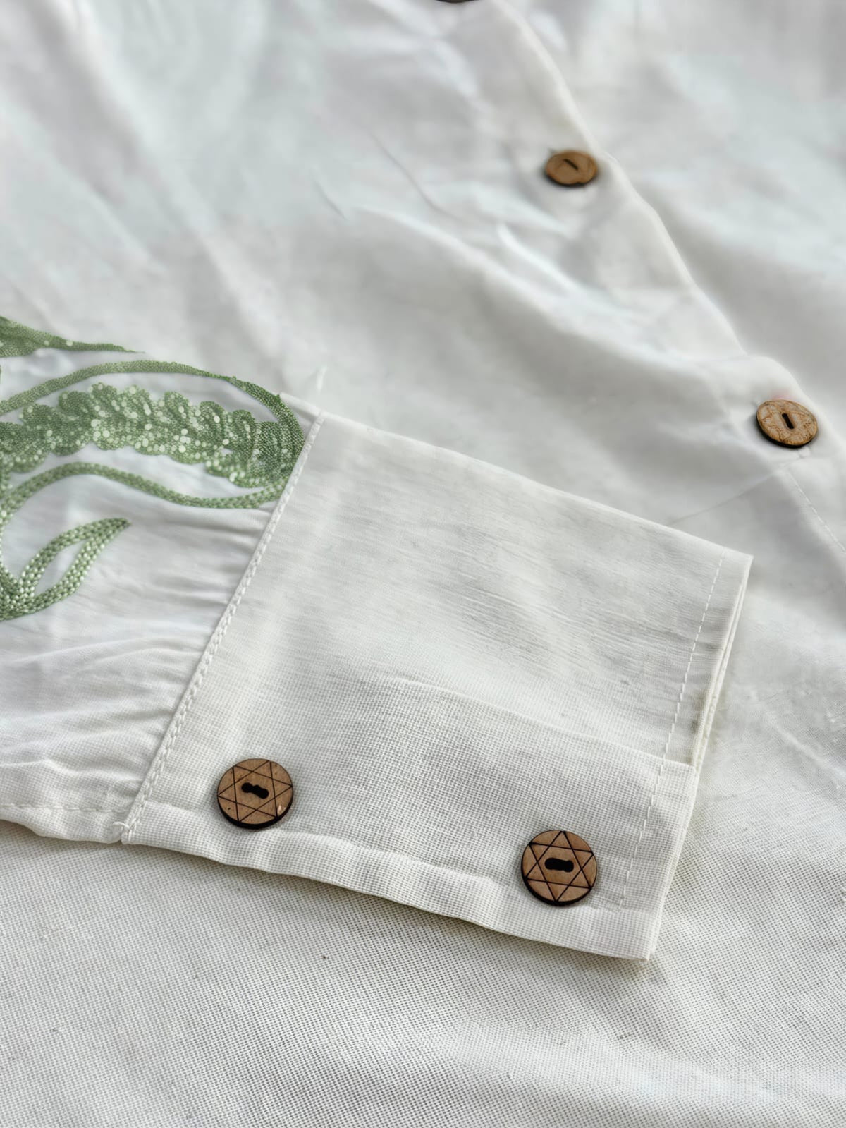 WOMEN'S OFF-WHITE SIGNATURE SLEEVE EMBROIDERY COTTON SHIRT
